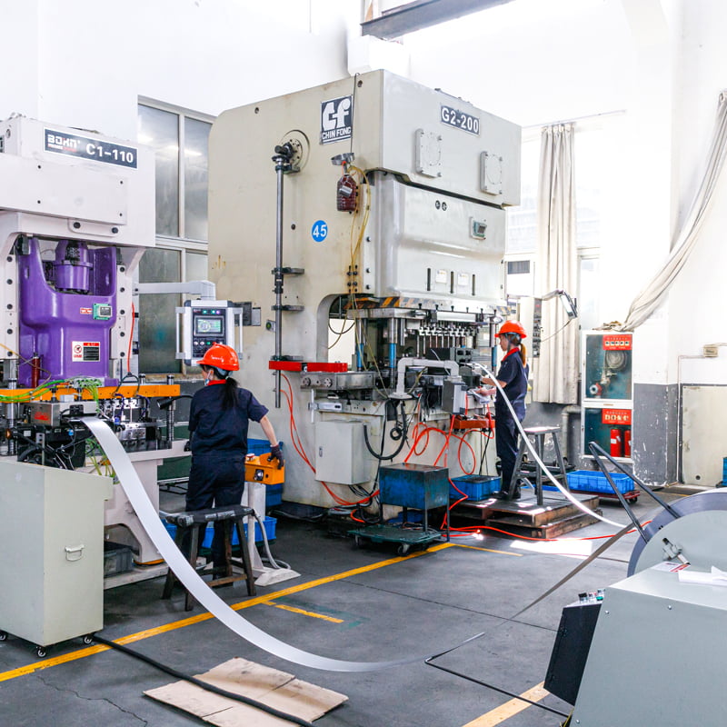 Continuous-stamping-equipment