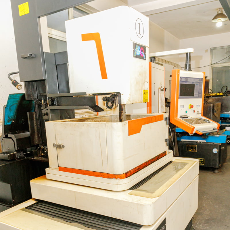 Wire-cutting-equipment